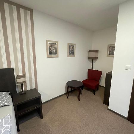 Apartman Atelier Kadan Exterior photo