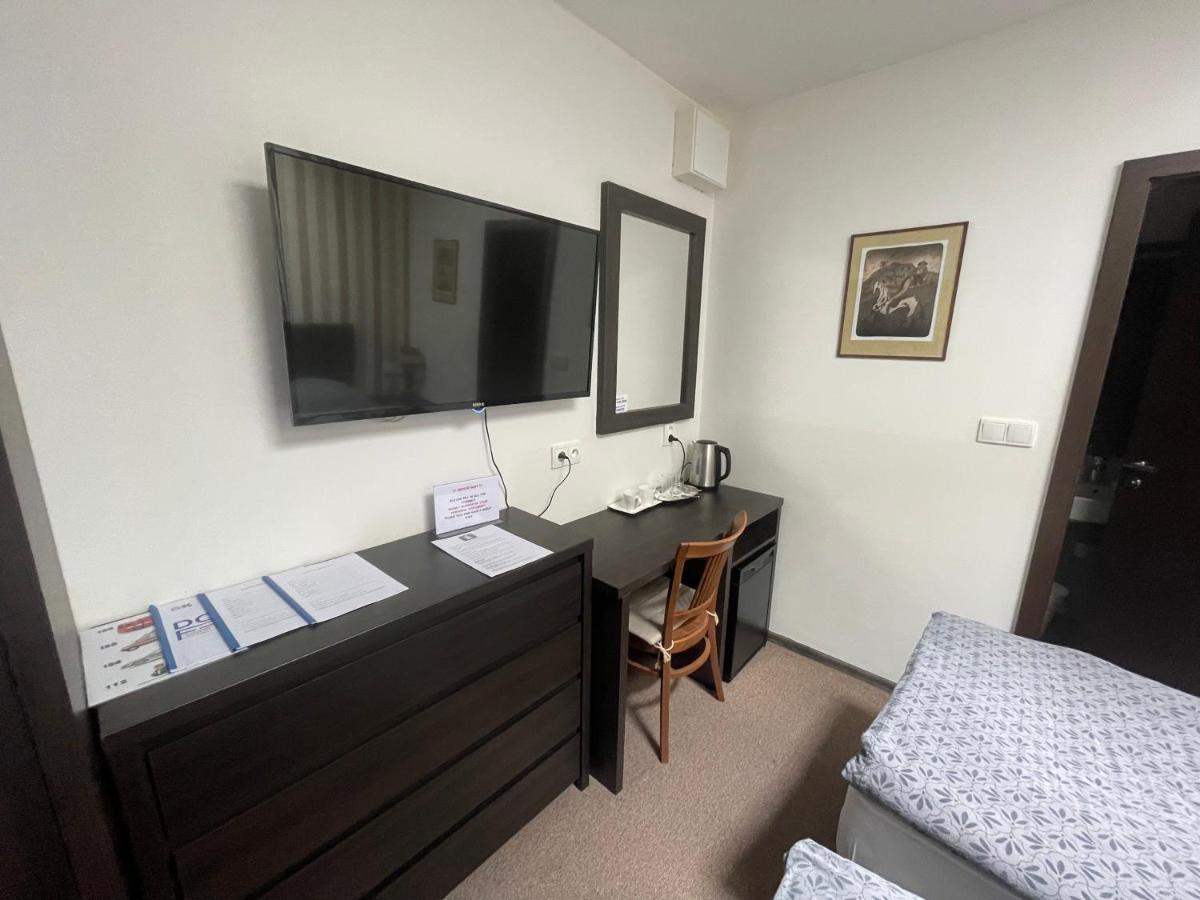 Apartman Atelier Kadan Exterior photo
