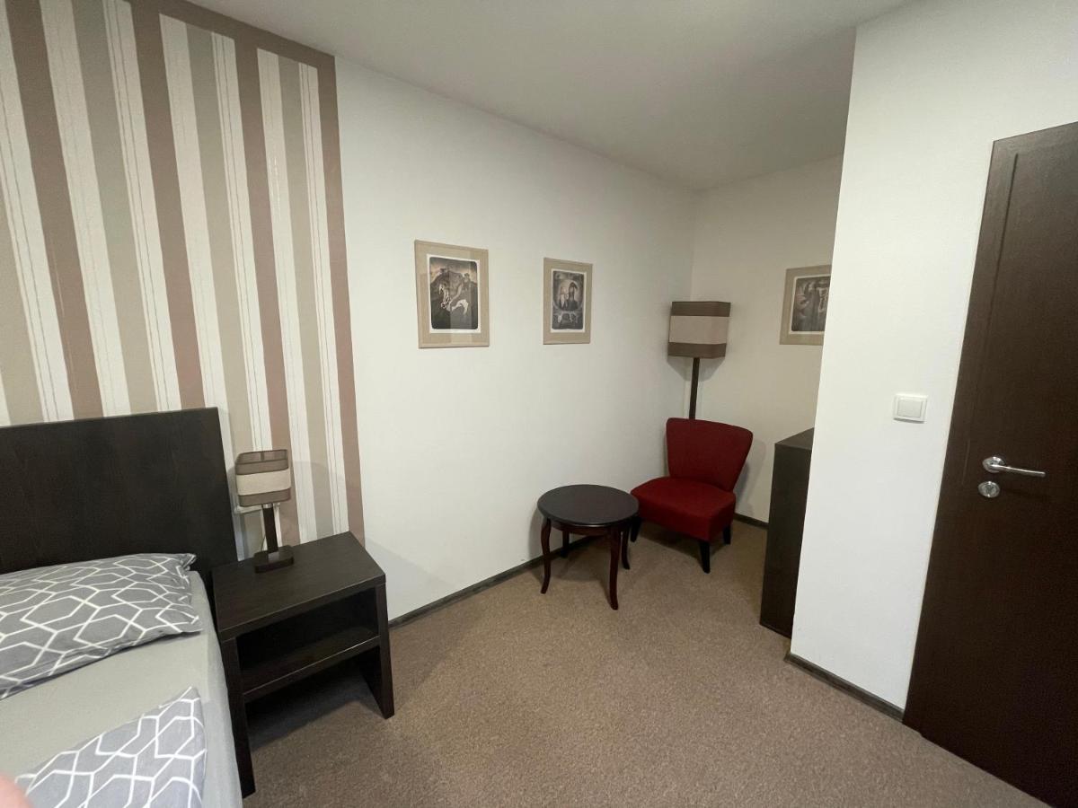 Apartman Atelier Kadan Exterior photo